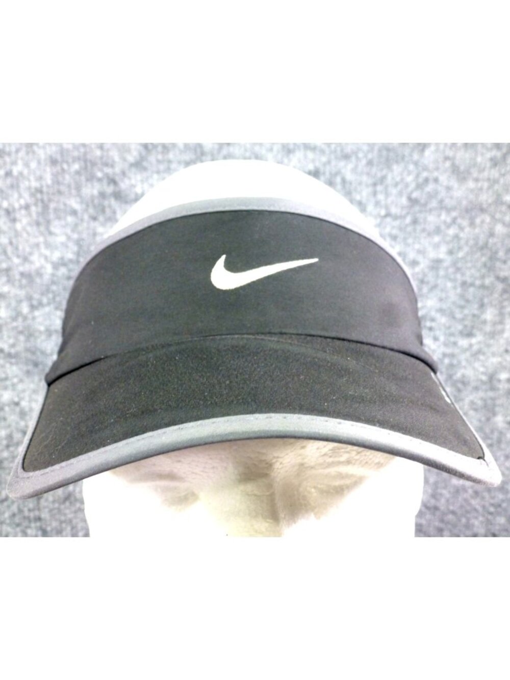 Nike Swoosh Black & Gray Adjustable Visor Hat With NikeFIT Logo Lightweight & Br